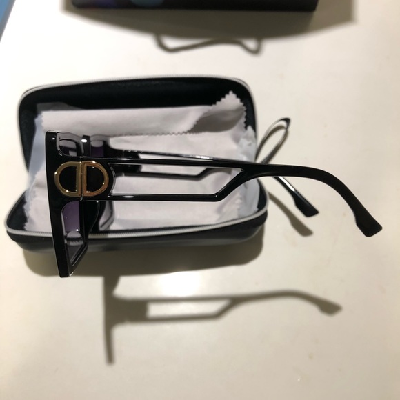 Brand new sunglasses - Picture 3 of 8